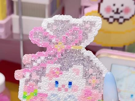 双面格利特教程来咯 零失败 明创高透豆子➕爆闪格利特适配度太美了!!大家都快来试试
图纸老师🍠蒸蒸像素馆
#格利特烫 #拼豆教程 #烫豆教程 #睡眠小羊烘焙布