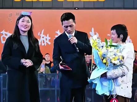 #索图大舞台 来自湖北荆州的娇娇获得索图大舞台周冠军🏆@唱歌娇娇