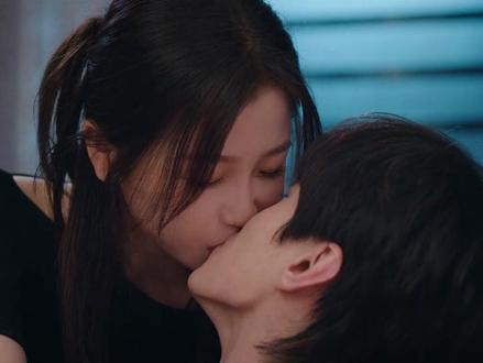 《双轨》大结局,姜暮与靳朝终于结婚,有情人终成眷属