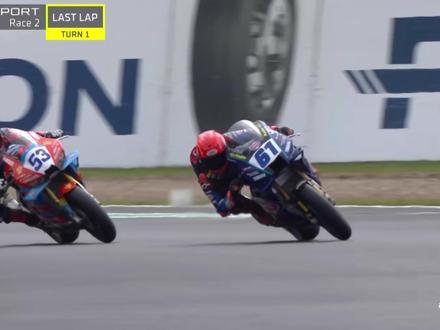 最精彩的最後一分鐘 又又又又又贏了
#SBK 張雪機車 捷克站雙冠王