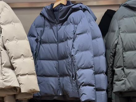 藏青色搭配指南|藏青色又叫藏蓝色,这期主要是同色系搭配,藏青色搭配浅色的/高饱和度的蓝色加基础色白色#优衣库 #优衣库穿搭 #搭配技巧#秋冬穿搭 #抖音风格实验室