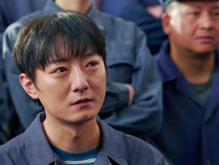 劳模选拔早已暴露他的本性 功利的原生家庭终究毁掉了他的本心! #好好的时光 #好好的时光统一全家遥控器 #影娱漫谈编辑部 #抖音精选 #青年创作者成长计划