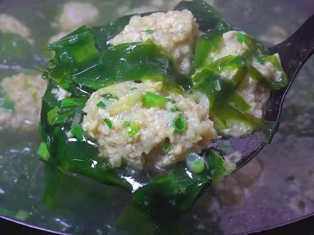 非常鲜美的一道汤,非常值得一试#肉末海带汤 #海带苗 #家常菜