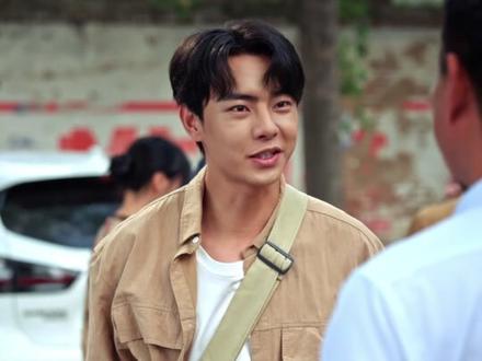 xsp-zj-4 林南失业回村,意外绑定寻宝系统,随手一挖便是百年人参、珍稀灵芝。某日竟从地里掘出一只龙崽,收为坐骑,驰骋天地。系统扫描之处,遍地是宝。林南立于山巅慨叹“这片大山,咋这么多的宝藏啊?挖不完,根本挖不完!#我家后山有条龙 #短剧推荐