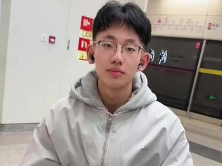 丽萍宇宙逐渐形成#丽萍 #同学