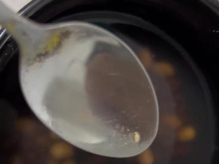 这锅熬了两个小时的红豆糖水,还能吃吗?