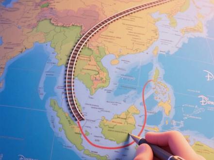 2025.11月底,马来西亚的吉隆坡港口已经连接中国铁路通车。#新加坡#马六甲困局 #新加坡港口 #马来西亚吉隆坡 #洋浦港