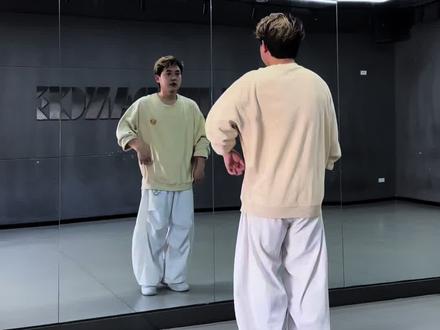 《爱情鸟》舞蹈分解来喽~#爱情鸟舞蹈挑战 #yellowdaddy编舞 #舞蹈分解教学视频 #简单舞蹈一学就会