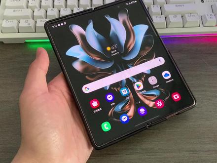 三星的心系天下主题应该怎样设置,今天给大家操作一下完整版教程#心系天下 #三星折叠手机 #精品二手手机 #数码科技 #数码产品 @DOU+小助手 @DOU+上热门