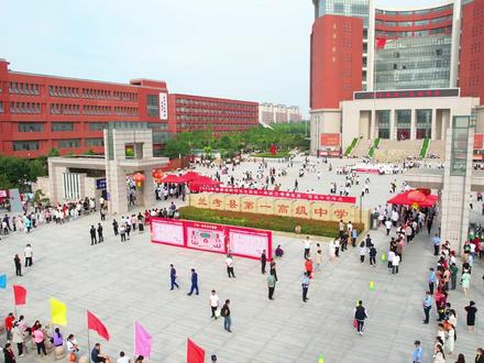 航拍视角带您看高考现场