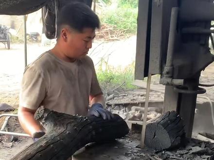 果木炭是怎么烧制的 #果木炭 #炭怎么制作 #木炭