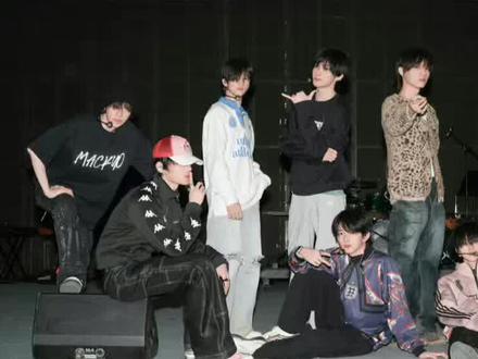 李飞定规则的时候自己笑了没#荣耀之战 #时代峰峻 #登陆少年 #ing #tf四代