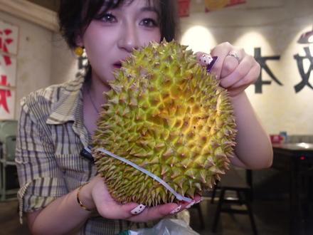 吃火锅!送榴梿!还是好吃的大榴梿! #解馋必吃榜 #吃抖音美食推荐官