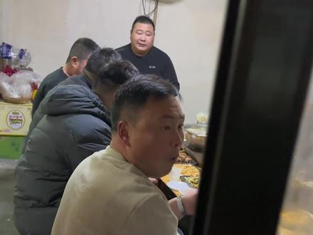 当你的朋友给你说,他吃的是土豆丝的时侯,你一定注意了#男人的快乐就是这么简单 #酒局 #炖大鹅 #聚会