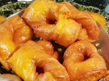 过年炸果子,老妈用9个红薯炸一大盆又酥又软大果子,真是见识了 #在家做美食