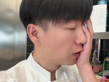 浓香鸡汤邪修版 味道比一般正常做的要好喝 兄弟姐妹们可以试试#美食 #热门 #邪修美食