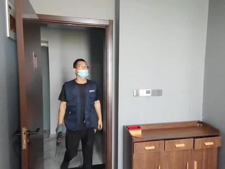 #家电清洗 #棋牌室空气净化器清洗
棋牌室空气净化器拆洗教程 大家知道 棋牌室抽烟的会很多 烟堡会积累很多烟渍 对健康有极大的影响 所以好的卫生环境 才能换来更好的客户信任