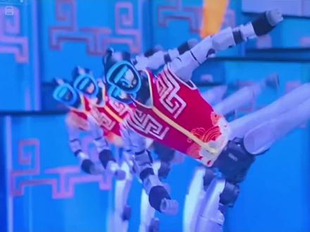 马斯克看了中国2026春晚机器人表演视频赞叹不已