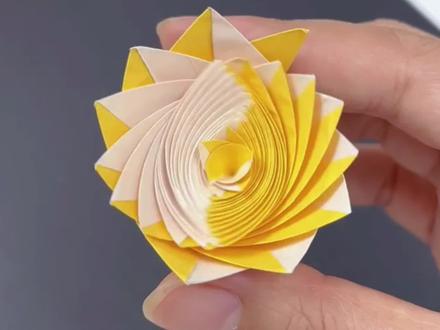 一张纸轻松解锁指尖解压陀螺,还不快艾特好朋友学会了给你折!#解压玩具 #指尖陀螺 #折纸 #折纸教程 #创意手工