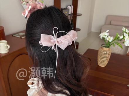 原来我和高马尾之间就缺这样一个香蕉夹,网纱质感也太适合春天了吧!#发夹#高马尾#香蕉夹
