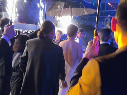 59岁的#刘嘉玲 现场即兴跳起了舞蹈,这状态太好了吧!