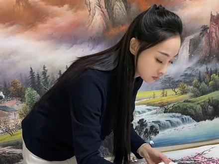 墙角数枝梅,凌寒独自开,遥知不是雪,为有暗香来。