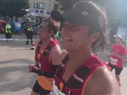 视频有点长,但这是一条能让你爱上跑步的vlog… #一到弥勒就快乐 #弥勒玫瑰马 #弥勒半程马拉松 #马拉松 #跑步