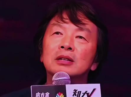 在这个薄情寡义的世界里,你可以大度的原谅别人,但切勿愚蠢的再去相信,你可以不记仇,但不能不记事,良心这东西,有就是有,没有就是没有,不存在幻想,人坏在心,树坏在根,永远不要问别人原因,就如电影聊斋,兰若寺,所言,比鬼怪更可怕的是人心,在这世界不是你对谁好,就是谁对你好,所有对你伤害的人都是故意的,因为他们再伤害你的时候就权衡利弊的,所以人要长记性,我能看开所有事情,但不影响我记仇,不计较不代表我原谅,不反驳不代表我软弱,我不想当好人,,不要道德绑架我,善良和大度要留给值得的人,既往不咎这个词,太虚伪,人这一生,,最难得不是分辨别人,一定要做好自己#怀念那些年 #励志 #情绪供给器 #熬夜 #感悟人生哲理