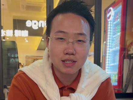 8号晚上不见不散 我给良子老师准备凳子去了#李大發黑鸭煲 #良子大胃袋 #味真足 #本地人美食 #餐厅真实故事
