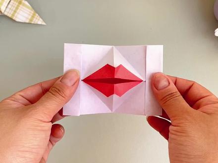 一张纸折大大的红嘴唇,好玩又逼真,简单几步就可以完成?#折纸 #折纸教程 #手工diy #手工制作 #手工 #手工折纸 #亲子手工