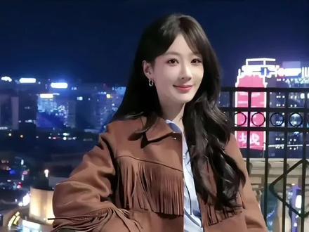 3.8娱乐资讯:杨紫,热巴,侯明昊,张凌赫,王鹤棣 赵露思,周柯宇,陈哲远 王楚然,张艺兴,宋祖儿 李兰迪,刘宇宁,张予曦 毕雯珺,敖瑞鹏 张淼怡,《家有七郎》
#明星 #娱乐评论大赏 #娱乐播报台 #娱乐圈 #娱乐聚焦