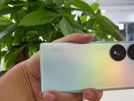 荣耀手机屏幕显示黑白色,如何调回彩色模式。#显示黑白色#电子书模式