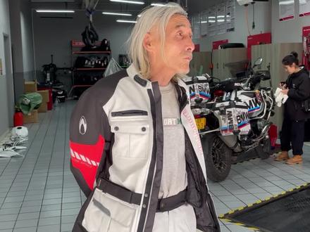 68岁仿赛大爷国内挣钱必须国内花,立志游遍祖国河山! #摩托车 #QJMOTOR #赛350 #摩旅 #西藏 @仿赛大爷许小辫