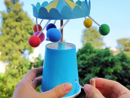 用纸杯和筷子就做一个让宝贝玩上一整天的玩具😉 掌上旋转木马一起做起来。#手工diy #幼儿园手工 #手工 #创意 #纸杯手工