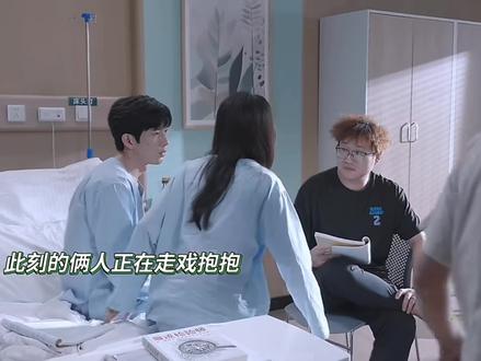 甜蜜爱情片秒变搞笑片 但还是好甜 😍😍 #钢铁森林 #高甜吻戏