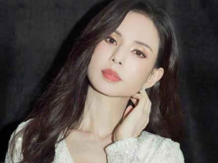 邝玲玲颜值锐评来了
#邝玲玲 #面部设计 #看脸 #高老师会看脸 #美学