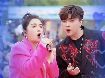 索图老师被亲了一下.好辛福啊#俊男靓女 @索图 @马大雁🎤优秀 @上汽MG台州宁和名爵体验中心 #娱乐综艺