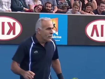 你看,伊朗69岁的波恩又拿下一局。