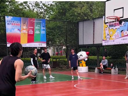 如果路人让你扣一个你会怎么做?#篮球 #身高168 #体育生