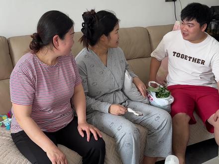姐姐想吃红苕尖 我们上面没得 找了好多地方 终于找到了