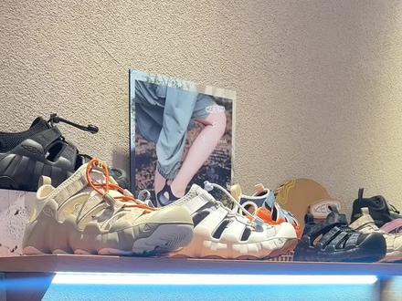 .2026必入KEEN|首尔专柜最新色合集
国专柜正品,配色超全
浅色干净耐看,越穿越有味道
今年最值得入的一双KEEN没错了!
#KEEN #KEEN新色 #韩国KEEN #首尔购物 #韩国买手