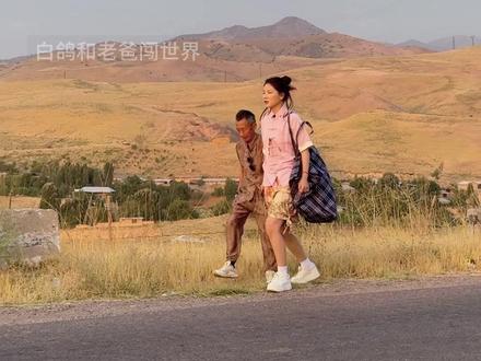 今天真是特殊的一天给老外包饺子#张白鸽 #旅游