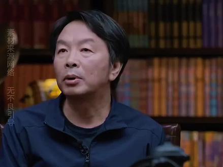 #总有一句话戳心 跟有钱人在一起,他不会把钱给你,跟有文化的人在一起,他能影响你,跟认知高的人在一起,他能改变你。#刘震云