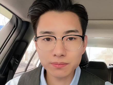 #黄金 #黄金上涨 #黄金暴涨 黄金暴涨破新高,虽然有短期的回调,但是上涨的趋势依然在。