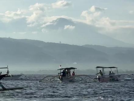 海豚象征自由的生物
很荣幸在这片海域与它们共近
巴里島專屬.海豚暢遊
有些快乐无需多言
视频体验代替一切
#巴里島 #当地体验 #爱上海的十万个理由 #快乐瞬间 #抖音看世界