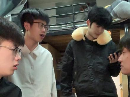 太好啦,我的舍友们都带我一起玩了#巩海鹏 #canva可画 #内容过于真实