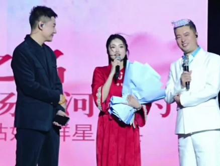 有钱有闲幸福延绵
如鱼得水 胜蜜糖甜
良缘美满 白头偕老
㊗️新婚快乐! 参加好朋友孔德攀和灰姑娘的婚礼#舞台记录 #孔德攀灰姑娘 #凯小晴