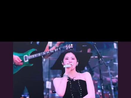 张碧晨大眼音乐节现场 #张碧晨 #大眼音乐节 《Interstallar》《众里寻他千百度》《似我似你》《我偏要》 现场夯爆了。