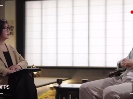 吐血总结!孙杨×易立竞两个半小时都说了啥?言外之易访谈全梳理 易立竞的《言外之易》第一期对话孙杨,正片两个多小时。很多人看完的反馈是:听了很久,不知道自己到底听了什么。
这期视频我把两个半小时的访谈内容按时间线重新梳理了一遍——从2018年抗检事件、2020年禁赛裁决、疯狂找泳池训练、给马云打电话、认识张豆豆,一直到2026年上《妻旅》引发妈宝男争议。每个节点上他说了什么、回避了什么、前后矛盾了什么,全部整理出来。大部分用转述,关键句引用原话。帮你省两个半小时。
🔔 订阅 心声·Voice Within
#孙杨 #易立竞 #言外之易 #孙杨访谈 #孙杨禁赛 #妈宝男 #张豆豆 #妻子的浪漫旅行 #自恋 #NPD #心理学 #亲密关系 #原生家庭 #心声VoiceWithin
