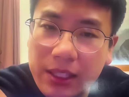 他好像塌了,但貌似又没塌!几十万人的直播间,敢于承认自己和前妻动过手,耐心解释事情原委,已经比很多男人强太多了! #骏良 #明亮与狗 #宓蜜推荐官 #墨雨琼 #张牛牛姓牛